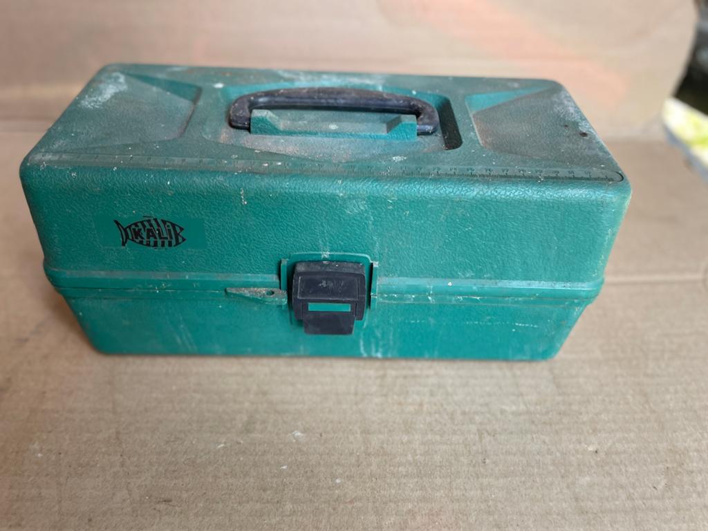 2 stuks vintage visboxen / viskoffers met visbenodigdheden, Ophalen, Gebruikt, Koffer of Tas