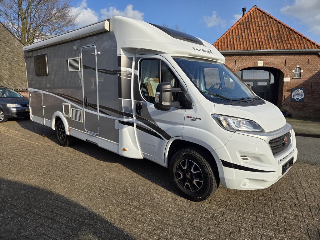 Sunlight T69i 2018 Fiat 150 cv Queensbed, Caravans en Kamperen, Campers, Sunlight, Fiat, Luifel, Startonderbreker