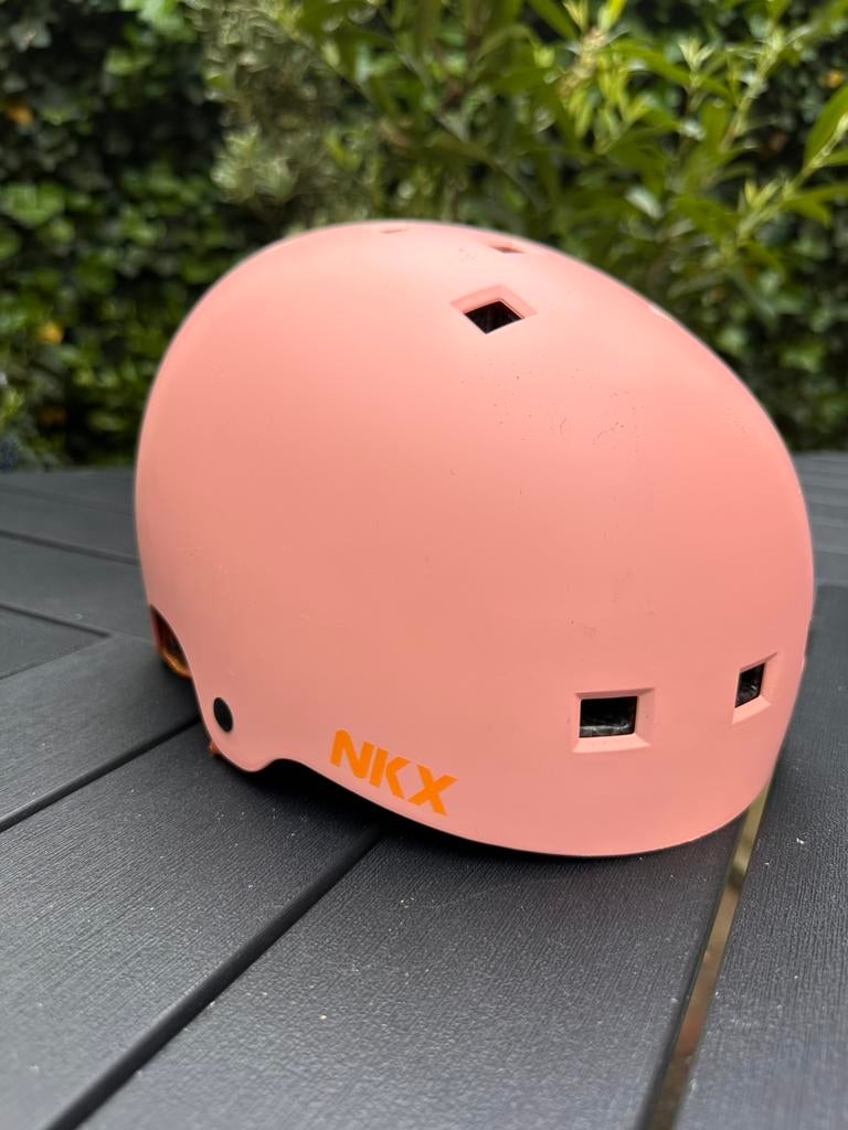 NKX Brain Saver Certified Helm kleur perzik ZGAN, Ophalen of Verzenden, Zo goed als nieuw, S, Meisje