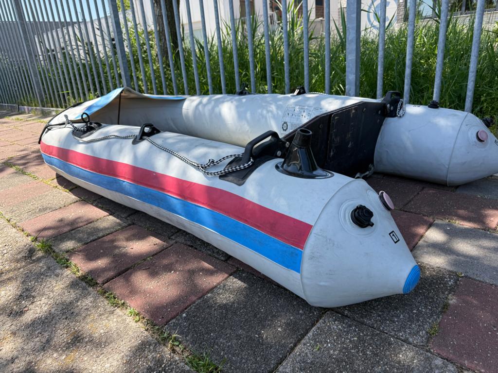 Rubberboot Sevylor T68 met 2 Tomos buitenboordmotoren, Ophalen of Verzenden, Gebruikt