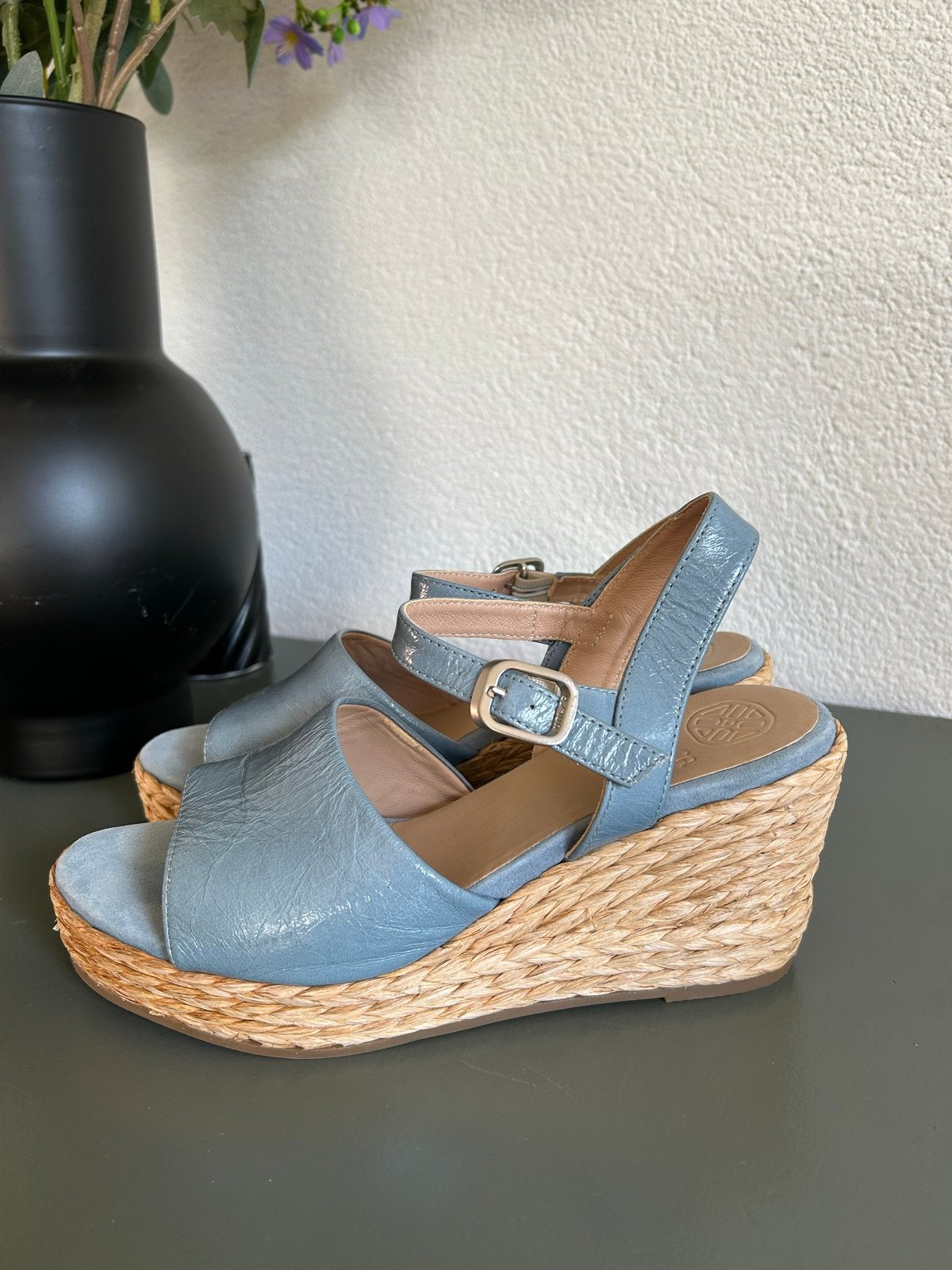 Unisa Sandalen met sleehak - Lichtblauw - Maat 38, Ophalen of Verzenden, Zo goed als nieuw, Blauw, Sandalen of Muiltjes
