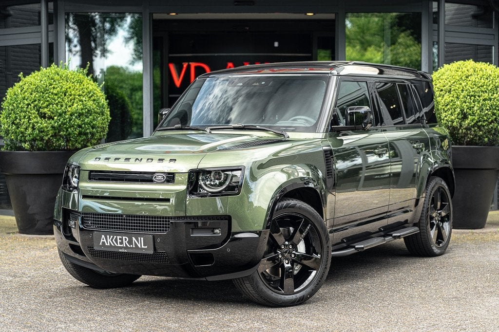 Land Rover Defender 110 P300e X-Dynamic SE | Facelift I Blac, Auto's, Automaat, Gebruikt, Zwart, 4 cilinders