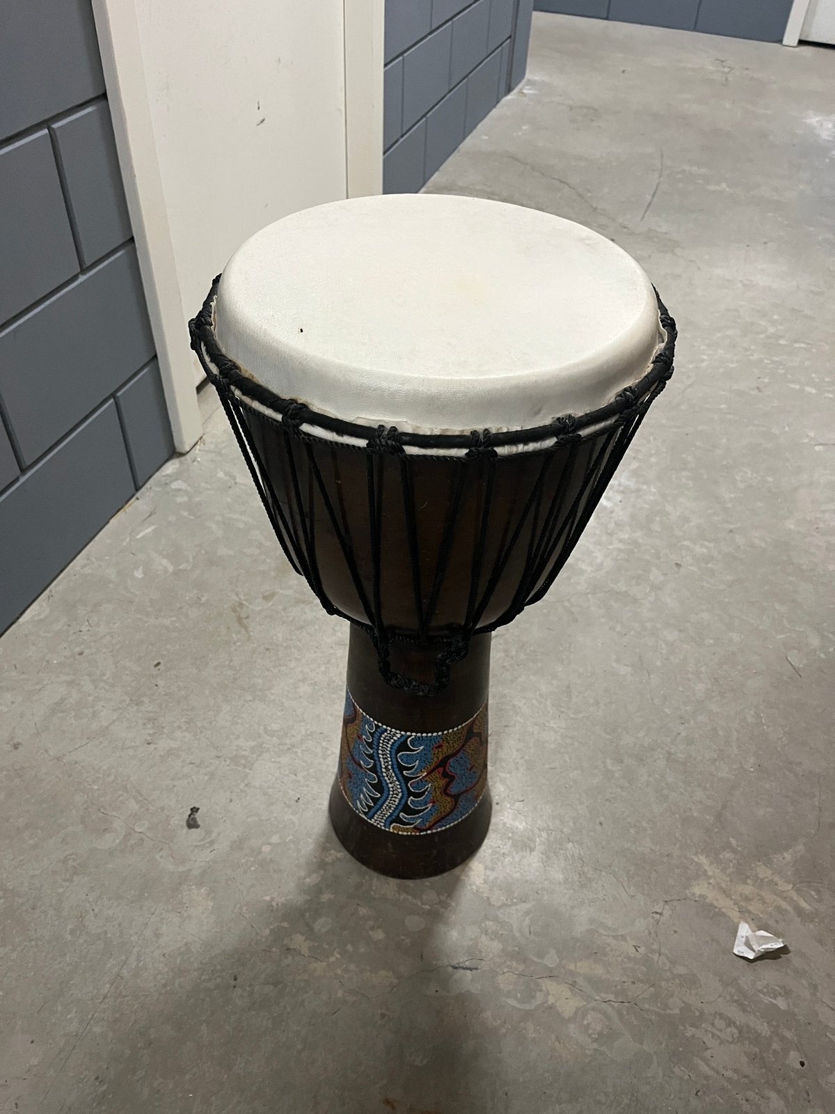 Orginele djembe uit afrika, Muziek en Instrumenten, Ophalen, Zo goed als nieuw, Trommel