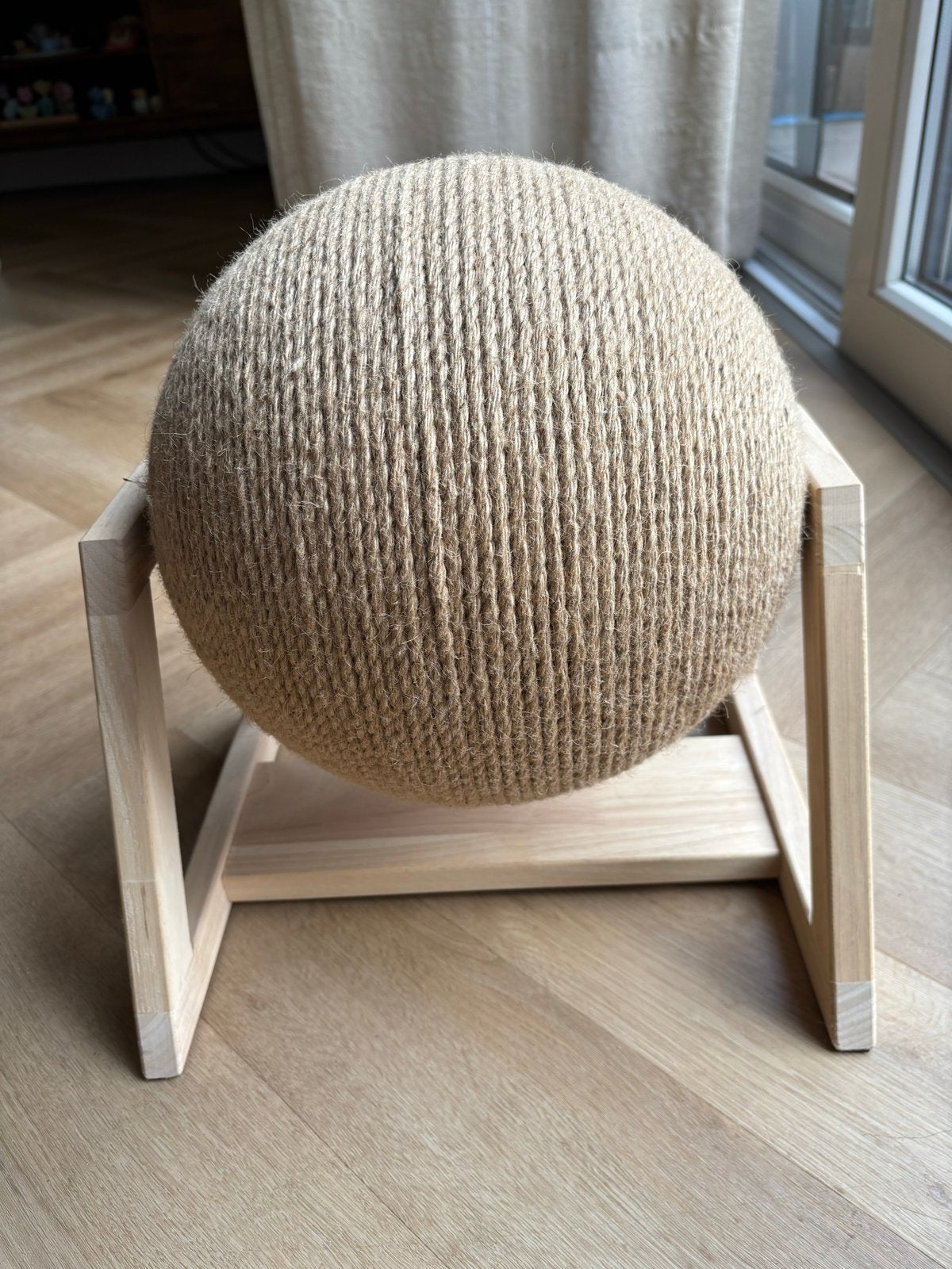 Designed by Lotte Xem krabbal, Dieren en Toebehoren, Krabmeubelen, Ophalen of Verzenden, Zo goed als nieuw, Krabpaal