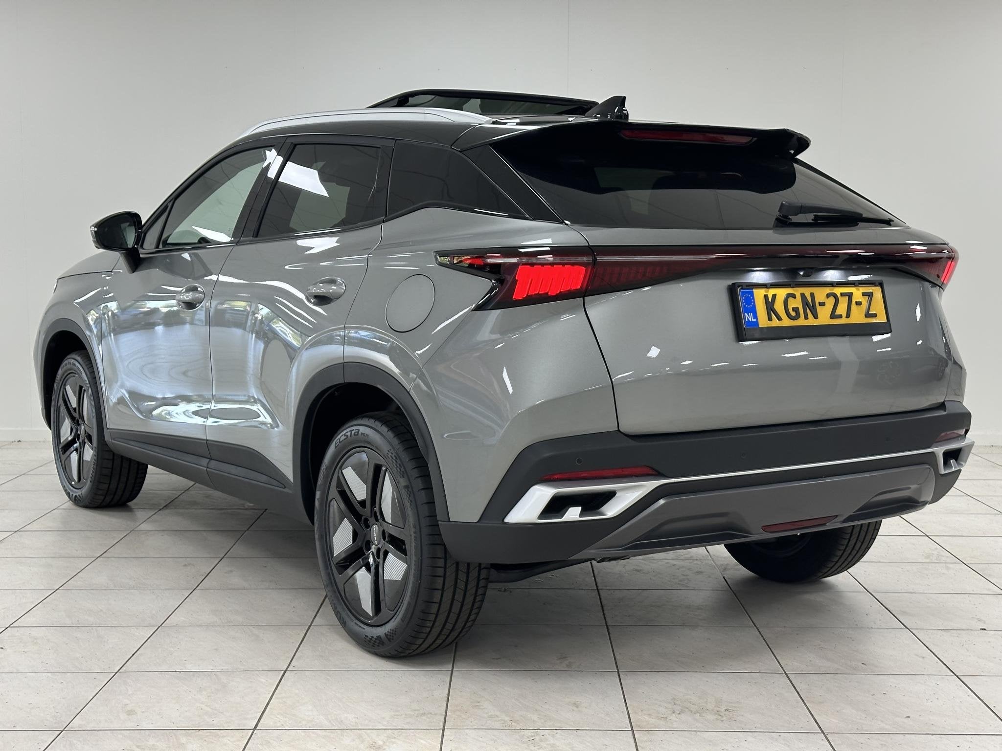 Omoda 5 1.5 T-GDi SHS-H Premium Hybrid, Auto's, Gebruikt, 4 cilinders, 2 kWh, Origineel Nederlands
