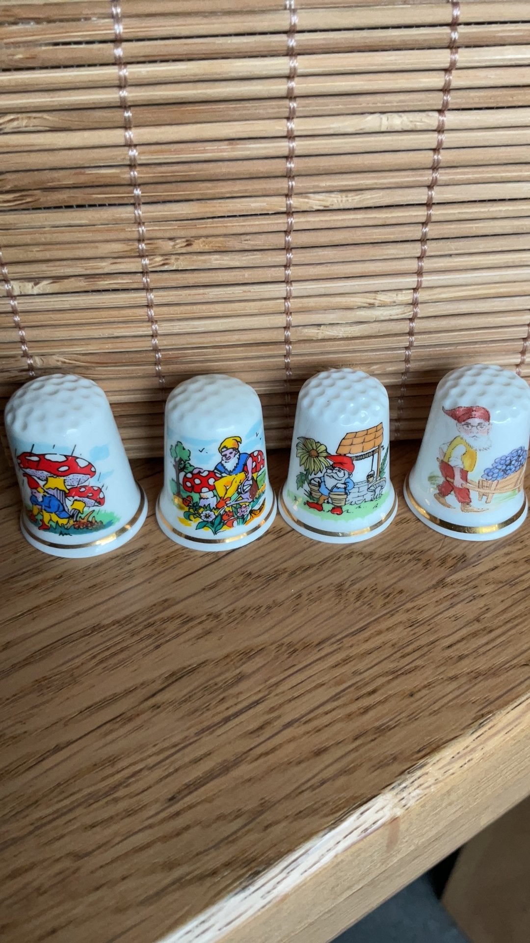 Kabouters vingerhoed vingerhoedje vingerhoedjes vingerhoeden, Verzamelen, Vingerhoedjes, Ophalen of Verzenden, Nieuw, Porselein