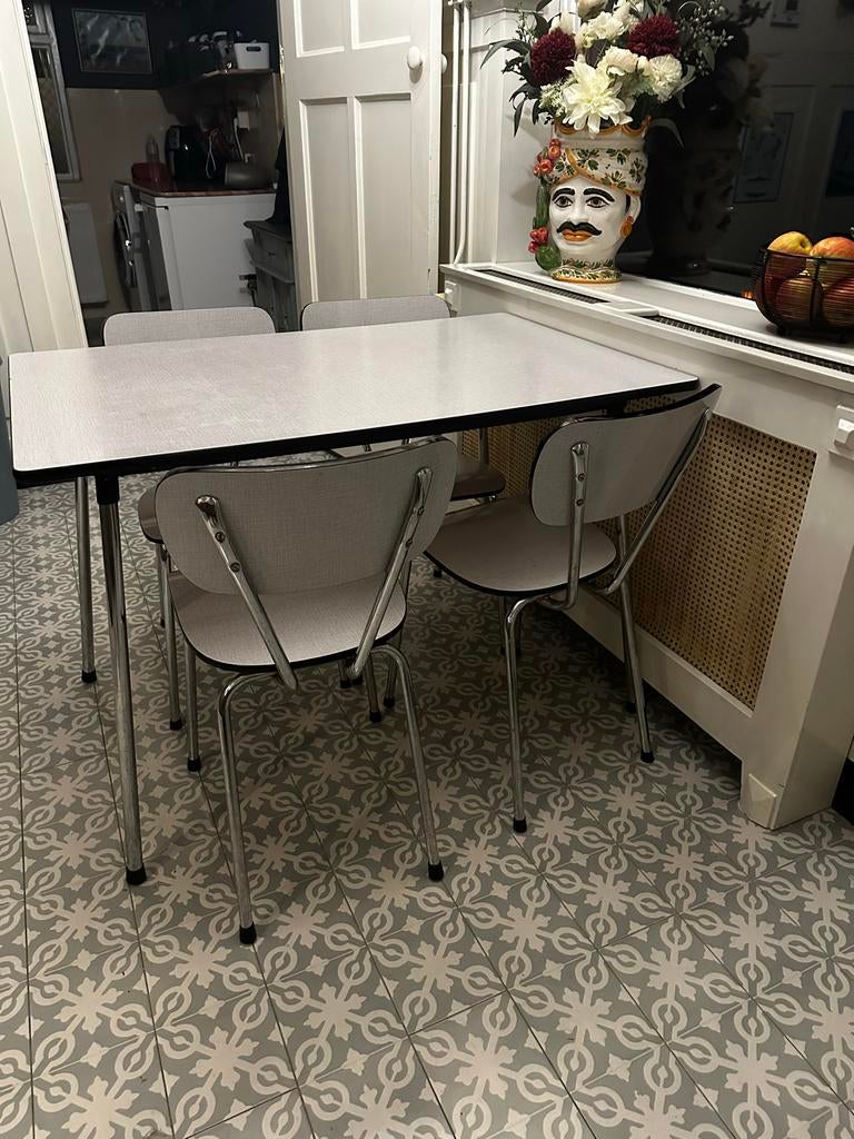 Vintage Formica Eettafel met 4 Stoelen - Goede Staat, Ophalen, Gebruikt, 4 tot 6 stoelen