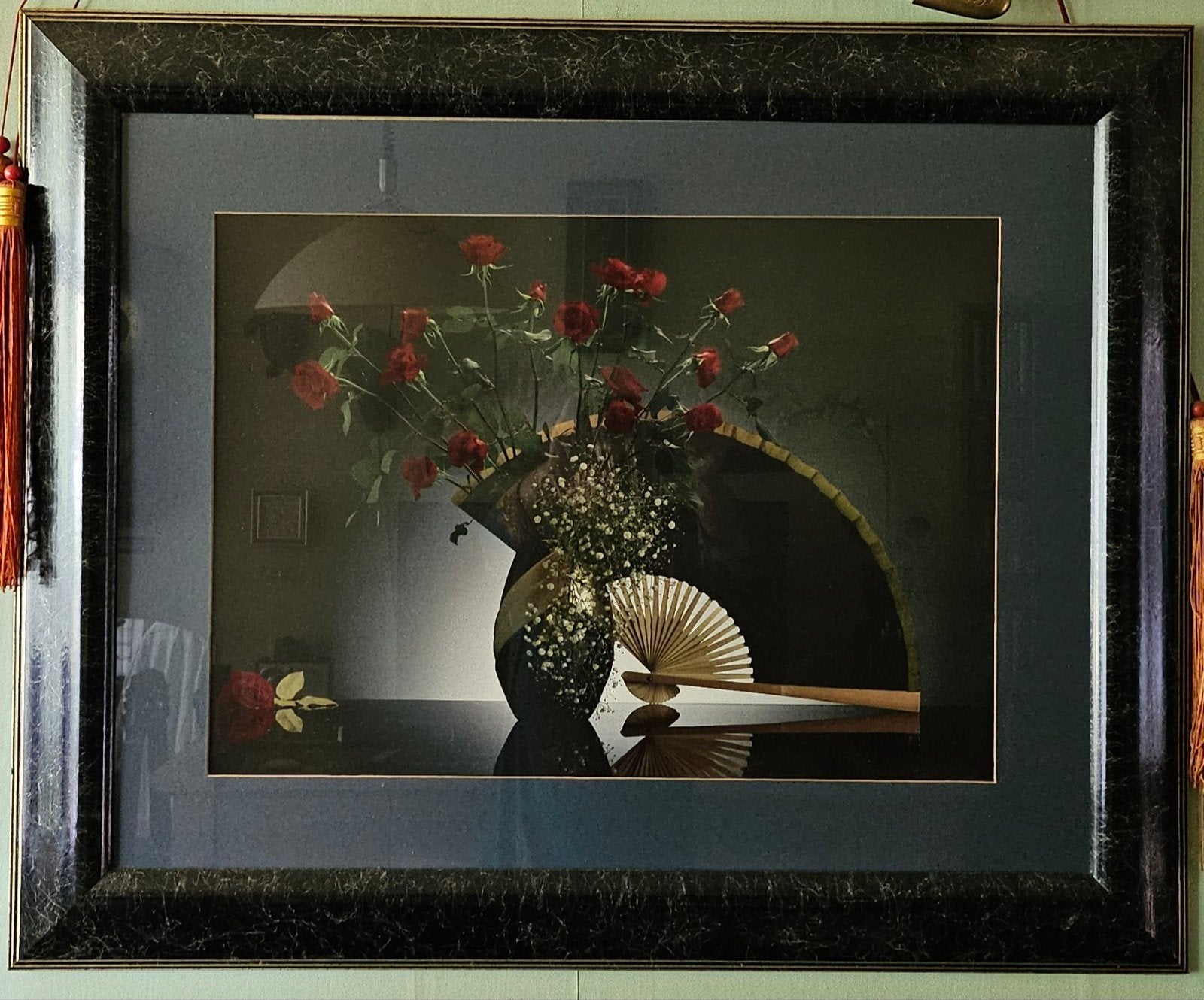 Stilleven met rode rozen en waaiers, Antiek en Kunst, Ophalen