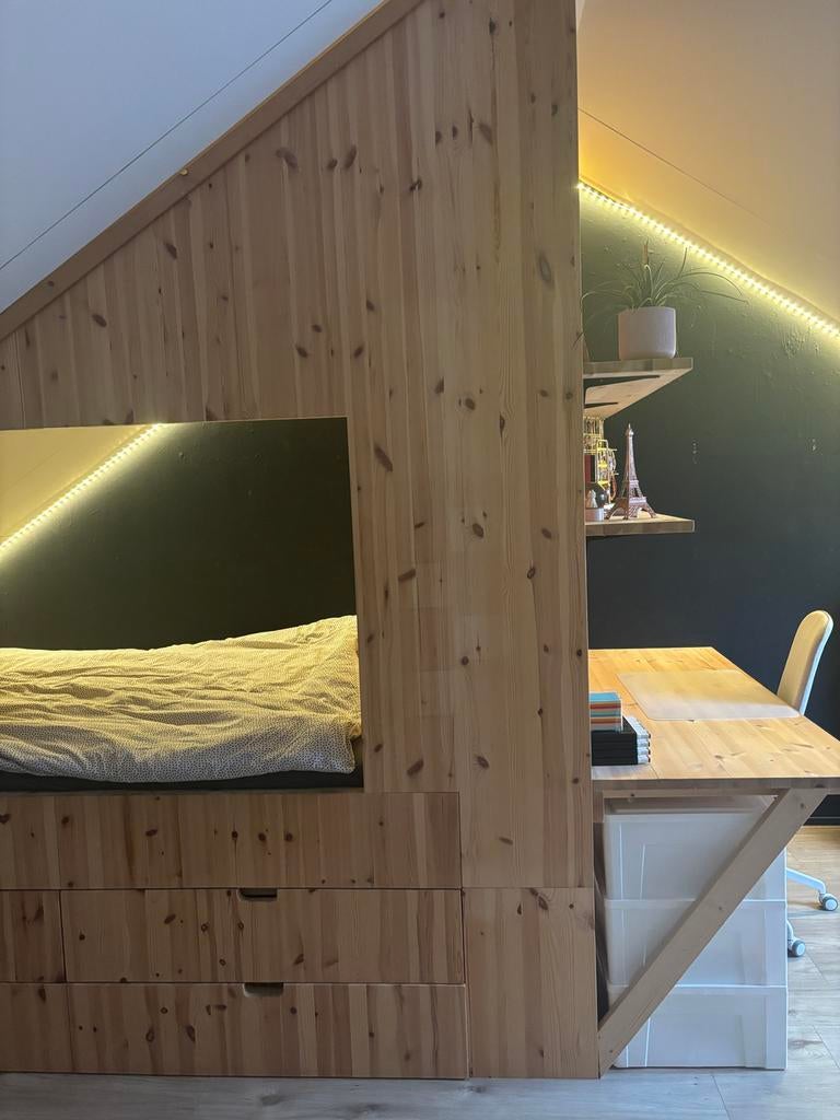 Bedstee met bureau, boekenplanken en logeerbed, Ophalen, Gebruikt, Bruin, 210 cm