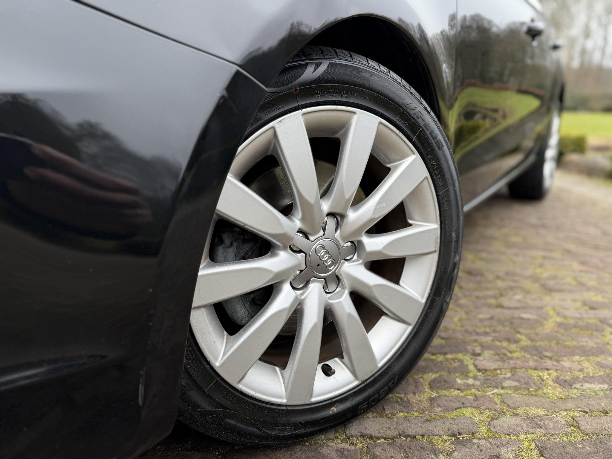 Audi A1 Sportback 1.4 TFSI Ambition Pro Line Business | Auto, Stof, Zwart, 4 cilinders, 4 stoelen