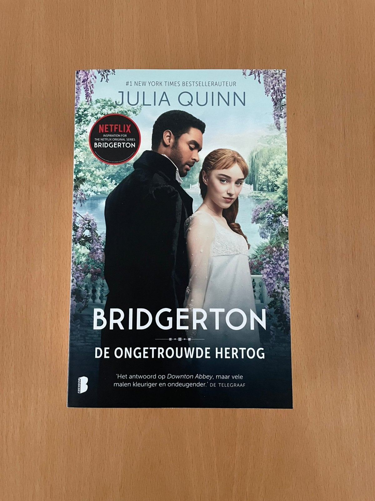 Julia Quinn - De ongetrouwde hertog, Boeken, Ophalen, Zo goed als nieuw, Nederland, Julia Quinn