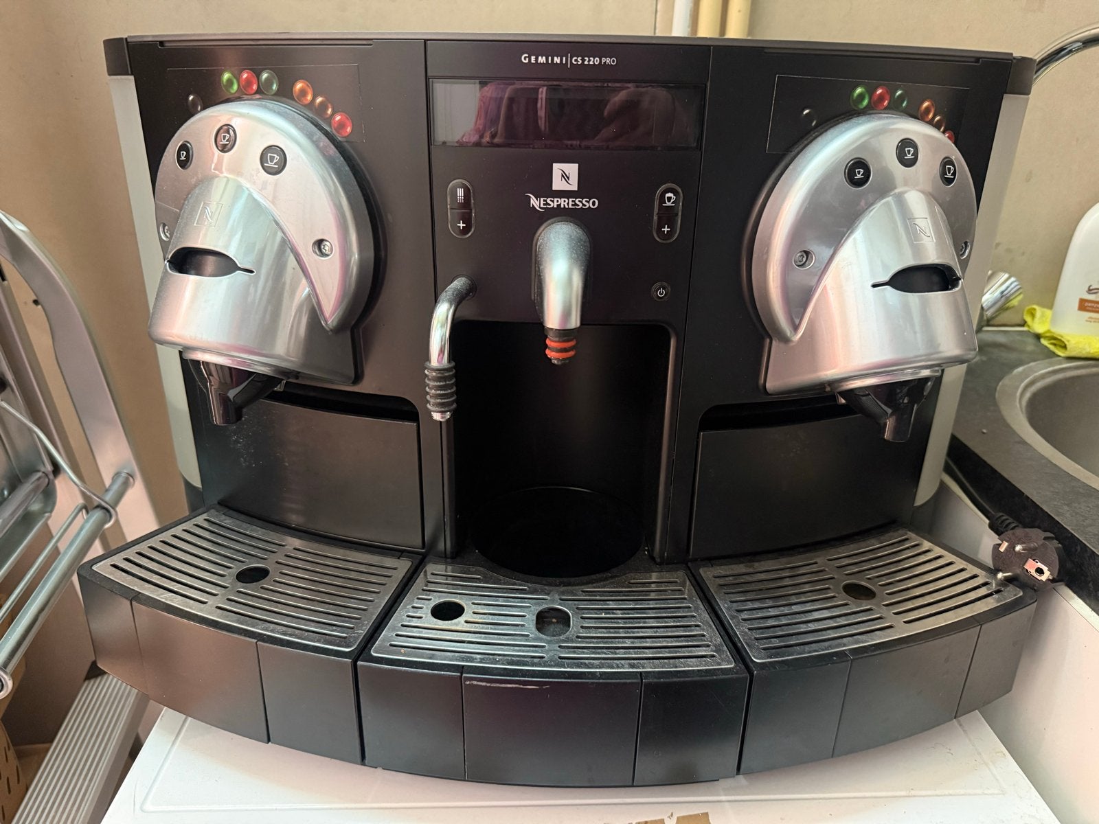 Nespresso Gemini CS 220 Pro - Professionele Koffiemachine, Witgoed en Apparatuur, Koffiezetapparaten, Koffiepads en cups, Gebruikt