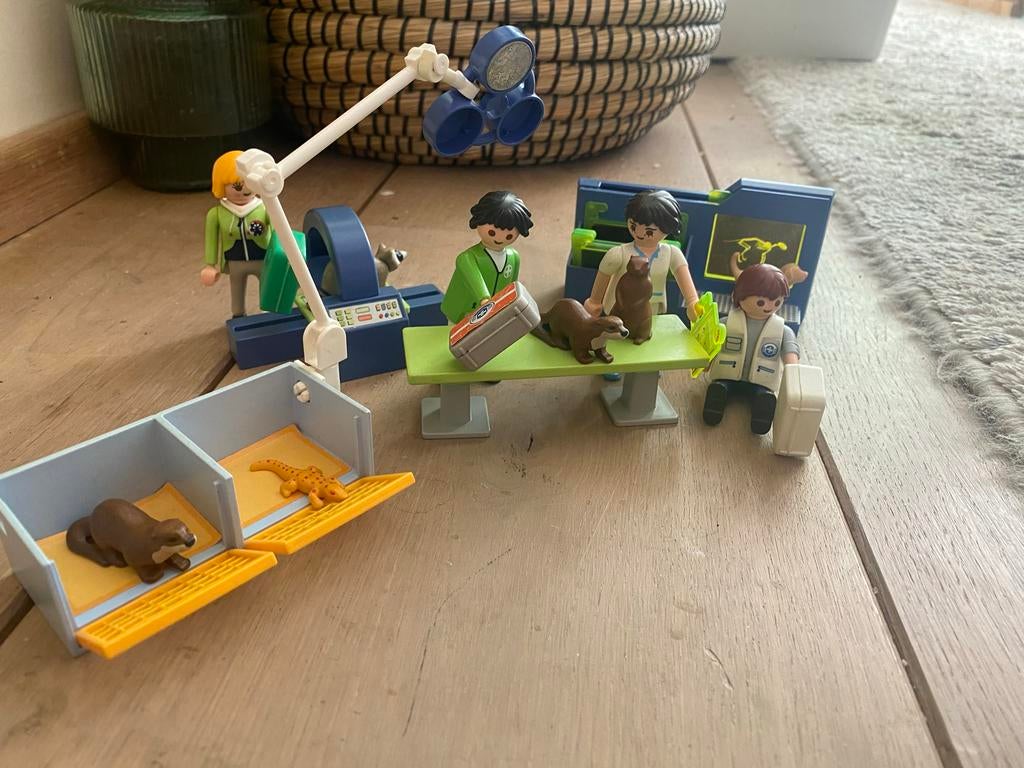 Playmobil Dierenkliniek met Dieren en Figuren, Ophalen of Verzenden, Gebruikt, Complete set