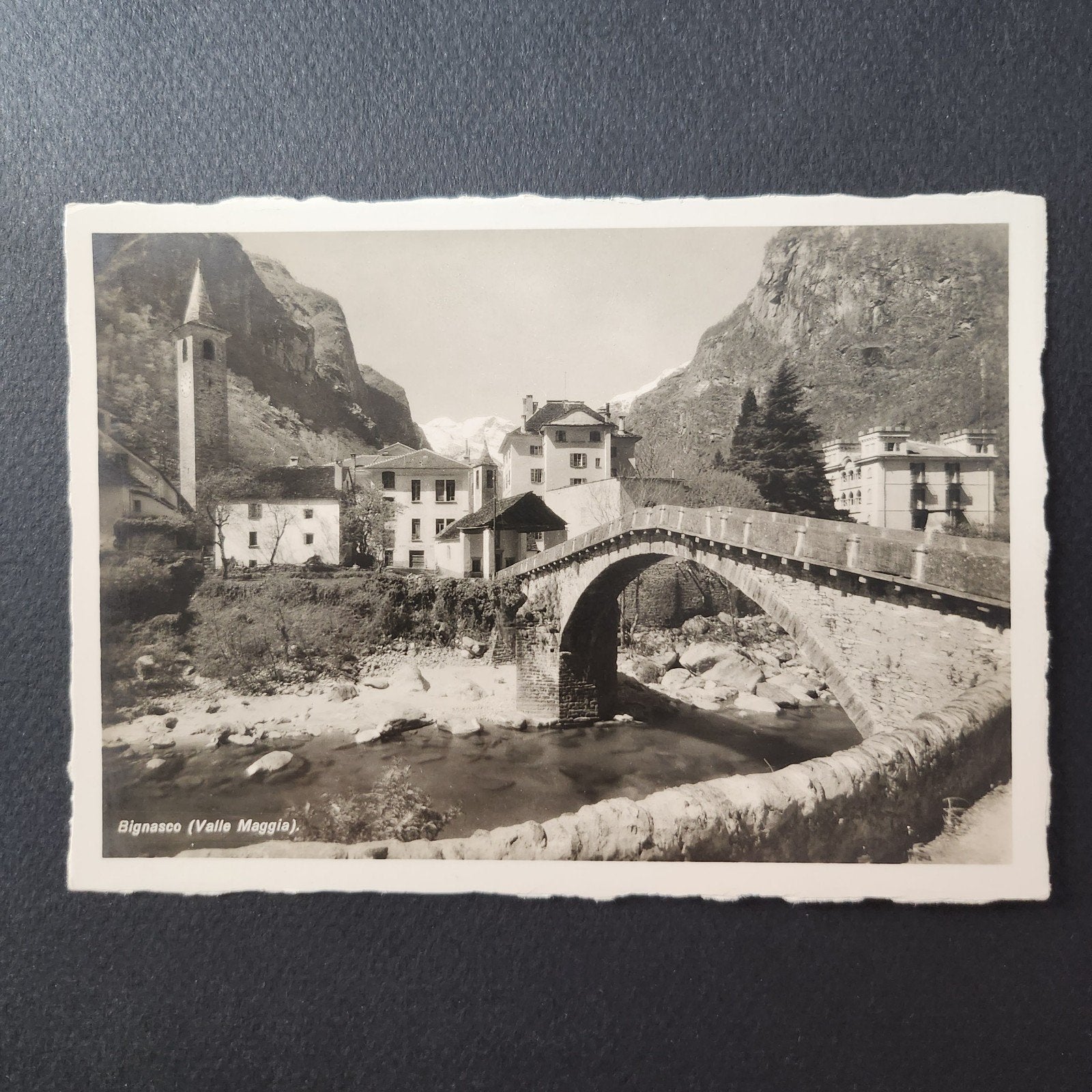 Echte foto kaart Bignasco (Valle Maggia), Zwitserland, Verzenden, 1940 tot 1960, Ongelopen, Overig Europa