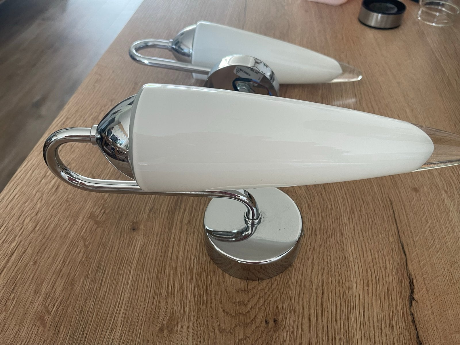 Twee tulp wandlampjes van glas met chroom, Ophalen of Verzenden, Gebruikt, Glas