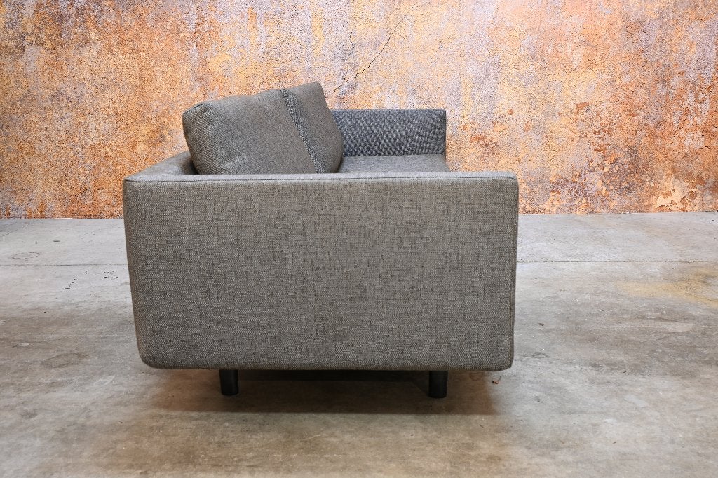 ZGANieuw! Eyye Etcetera grijs bruine stoffen design bank, Huis en Inrichting, Design on Stock, Design on Stock, 75 tot 100 cm