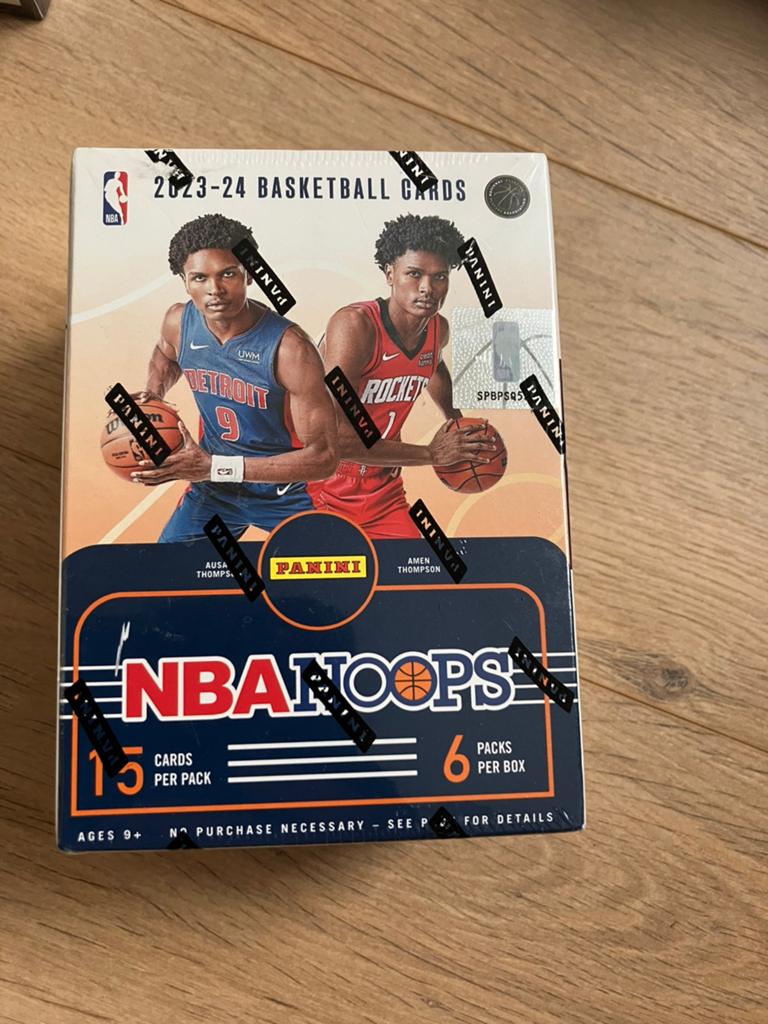 Nba hoops 23-24 box 90 kaarten, Hobby en Vrije tijd, Stickers en Plaatjes, Ophalen of Verzenden, Meerdere plaatjes