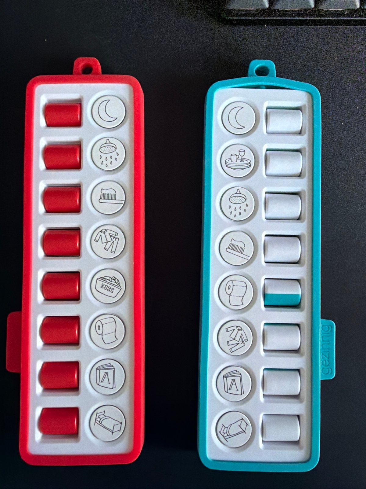Twee Checkpads (blauw en rood) incl. extra magneet icoontjes, Ophalen of Verzenden, Zo goed als nieuw