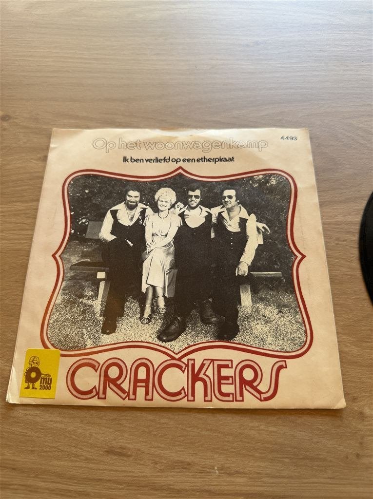 Crackers - op het woonwagenkamp, Ophalen of Verzenden, Zo goed als nieuw, Nederlandstalig