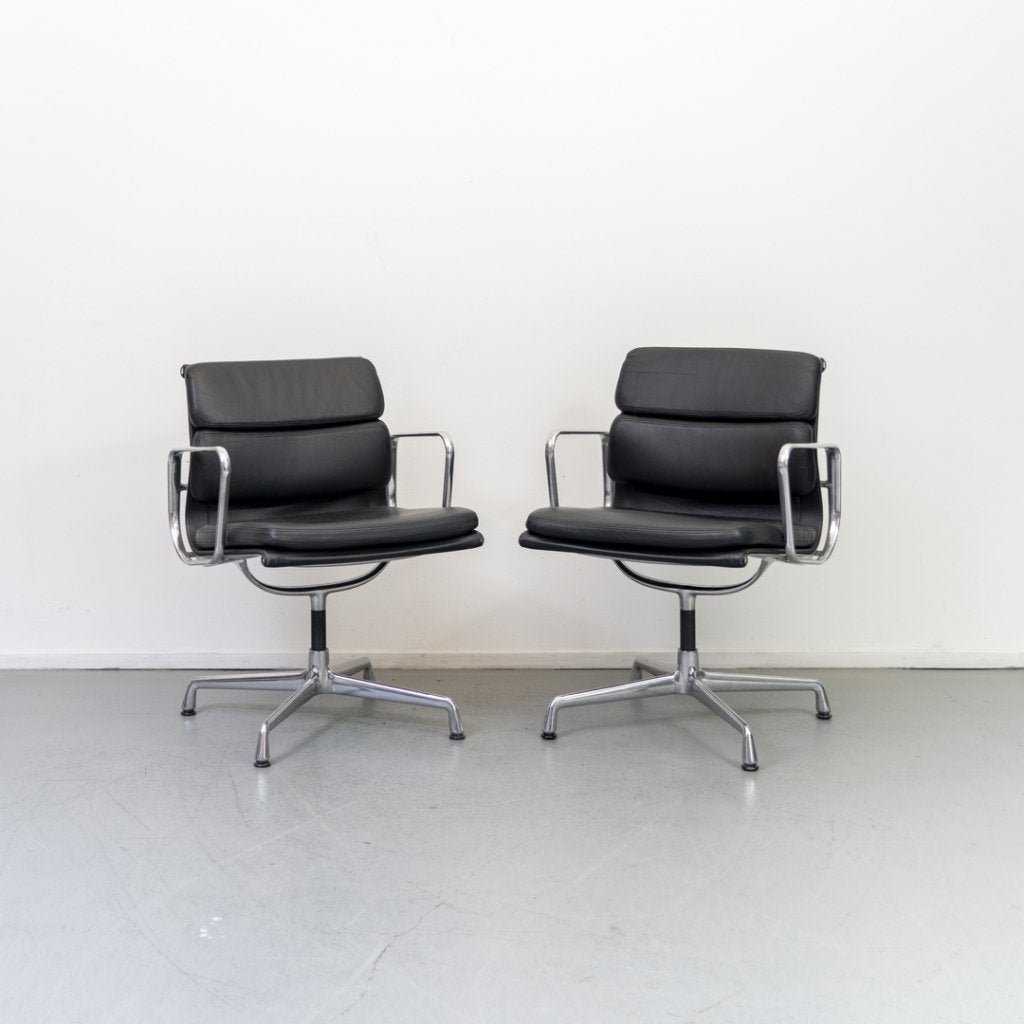 20 x Vitra Eames EA 208 Softpad Zwart Leer - Chroom, Huis en Inrichting, Stoelen, Niet ingevuld, Zwart, Niet ingevuld, Ophalen of Verzenden