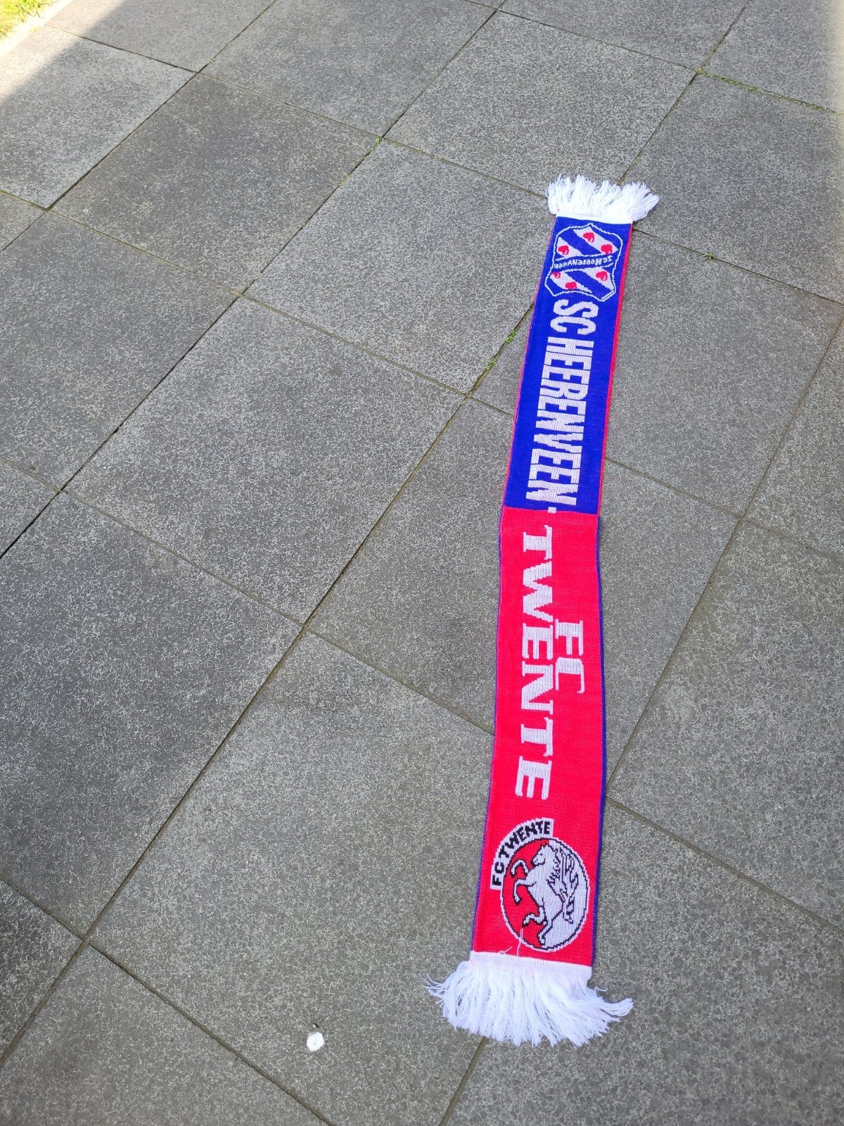 Sjaal Heerenveen fc twente, Verzamelen, Sportartikelen en Voetbal, Ophalen of Verzenden, Zo goed als nieuw, F.C. Twente, Vaantje of Sjaal