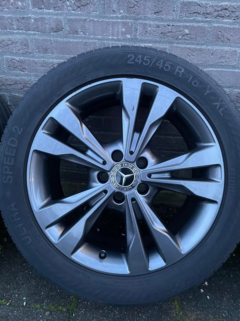 Mercedes Vito V-Klasse 18” orginele velgen met Pirelli band, Ophalen, 18 inch, Velg(en), Zomerbanden