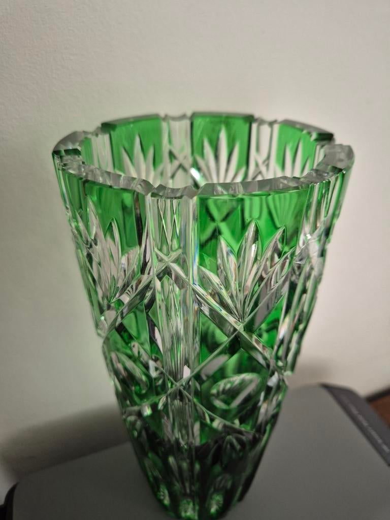 Kristallen vaas groen, 25 cm hoog 12 cm doorsnee, Antiek en Kunst, Ophalen of Verzenden