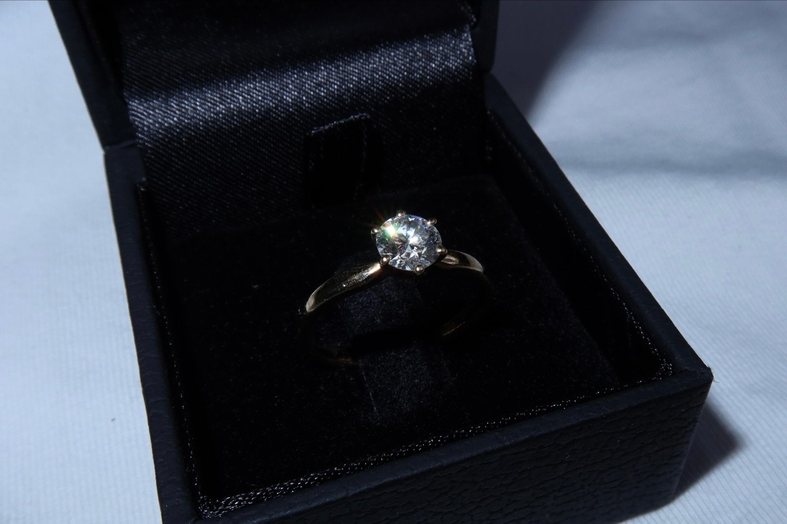 Gouden ring met diamant (lab diamand)  - Zo goed als nieuw, Ophalen of Verzenden, Zo goed als nieuw, 17 tot 18, Met edelsteen
