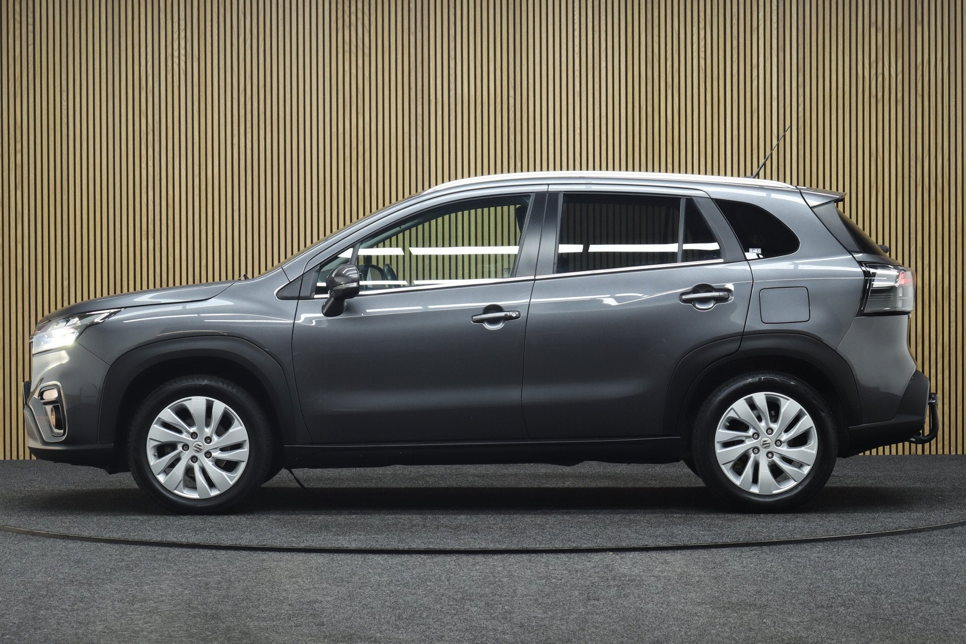 Suzuki S-Cross 1.4 Boosterjet Select Smart Hybrid | Trekhaak, Stof, Gebruikt, 4 cilinders, Bedrijf
