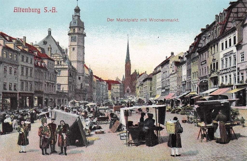 703-172-035 Altenburg der Marktplatz mit Wochenmarkt, Verzenden, Voor 1920, Duitsland