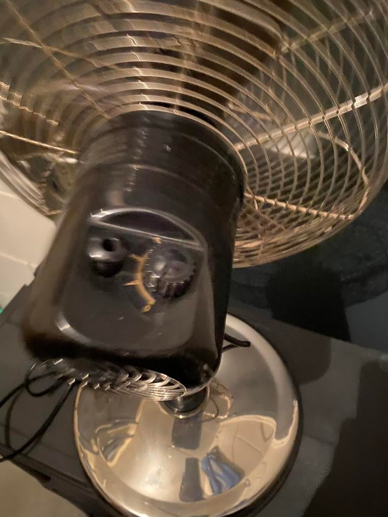 Ventilator met 3 snelheden en 180 graden zwenkfunctie, Witgoed en Apparatuur, Ventilatoren, Ophalen, Gebruikt, Tafelventilator