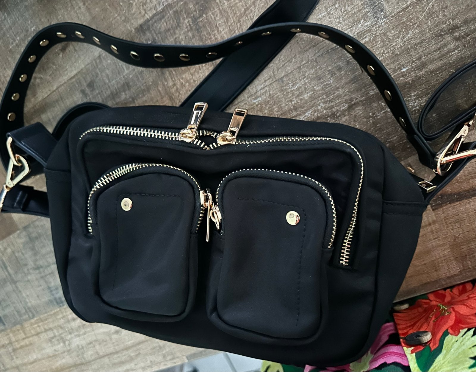 Nunoo bag tas (groot)Stijlvolle zwarte schoudertas, Sieraden, Tassen en Uiterlijk, Tassen | Damestassen, Ophalen of Verzenden