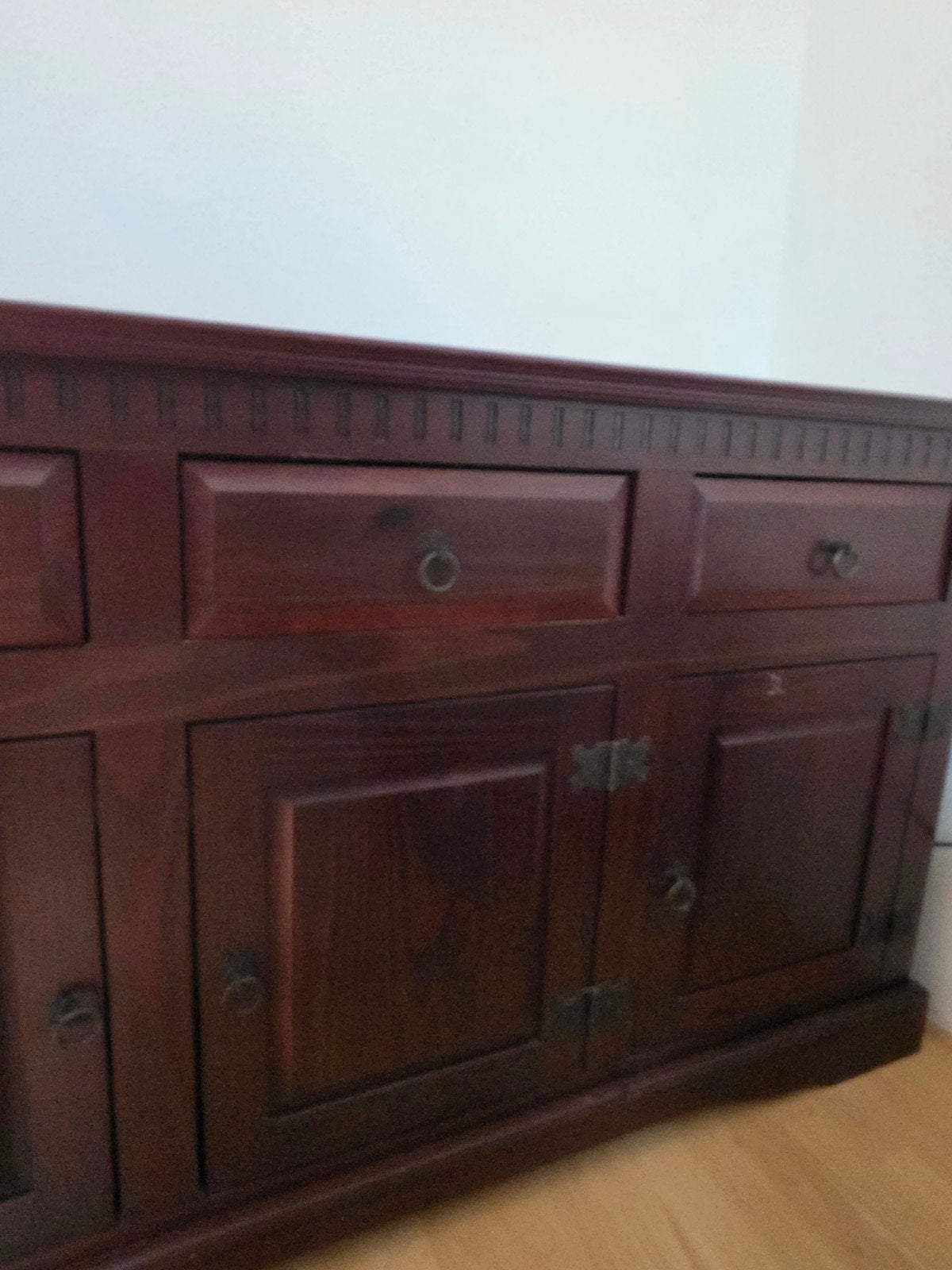 Houten dressoir in koloniale stijl, Ophalen