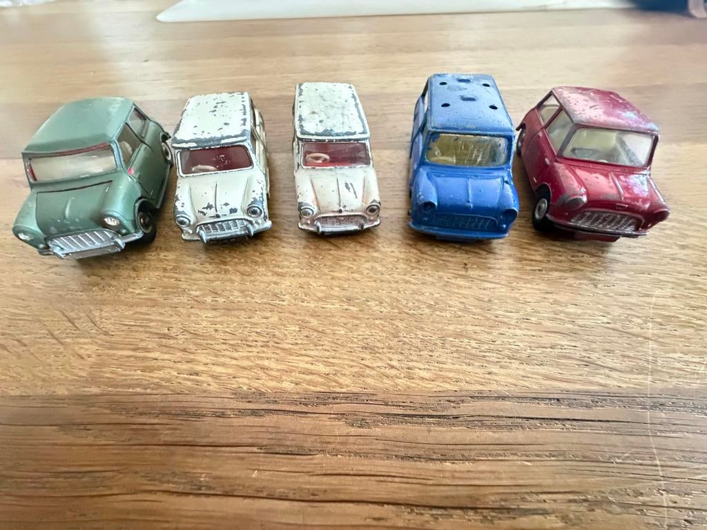 Dinky Toys & Corgi Toys Austin & Morris, Ophalen of Verzenden, Gebruikt, Auto, Dinky Toys