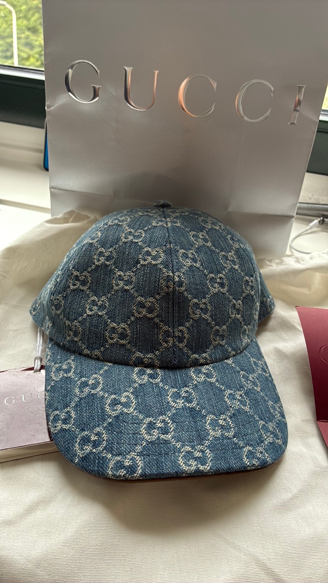Gucci pet denim, Ophalen of Verzenden, Nieuw, 57 cm (M, 7⅛ inch) of minder, Pet
