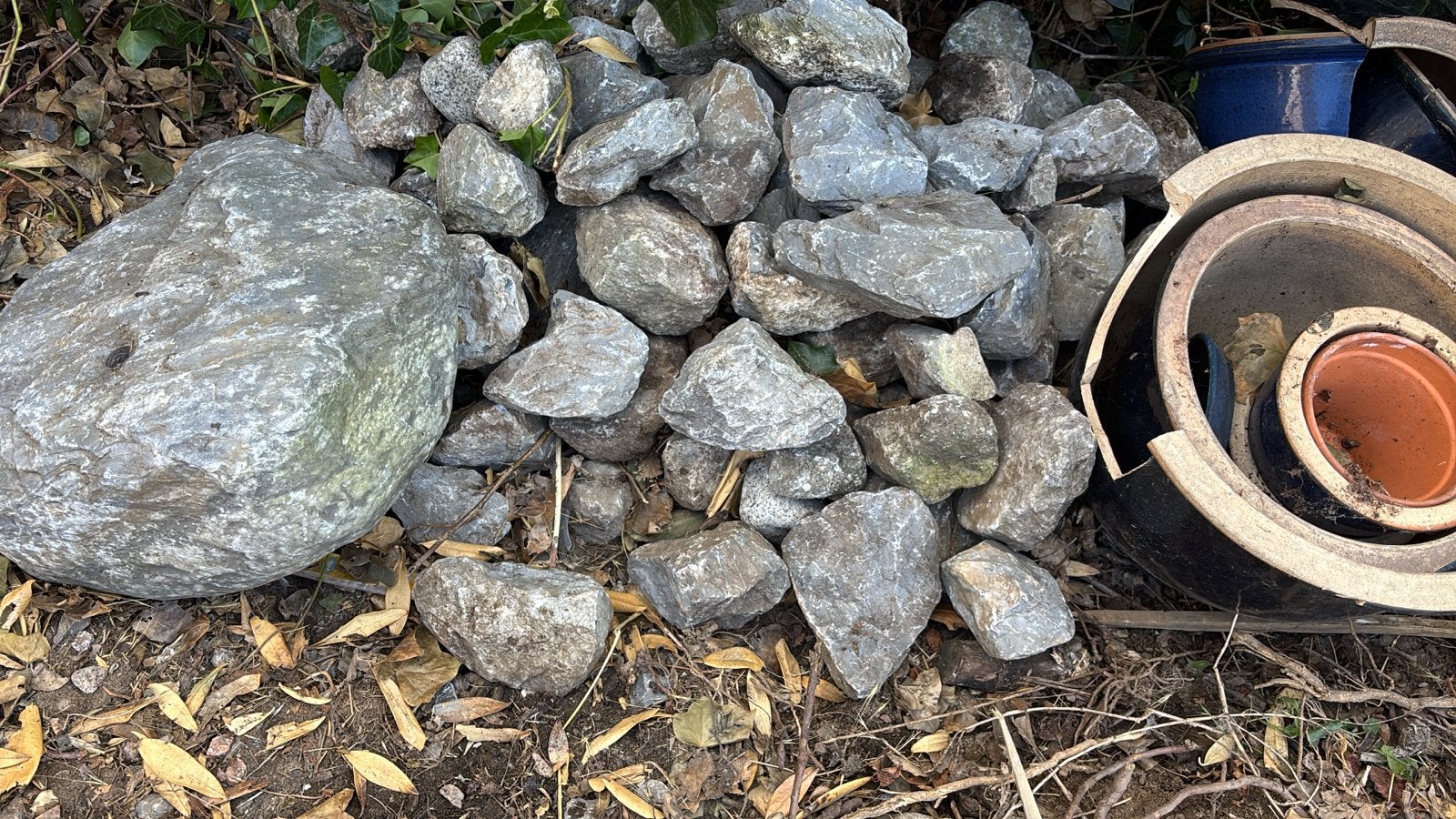Gratis! Grote en kleine rotsen/keien voor tuin of decoratie, Tuin en Terras, Ophalen, Gebruikt, Grijs, Kei