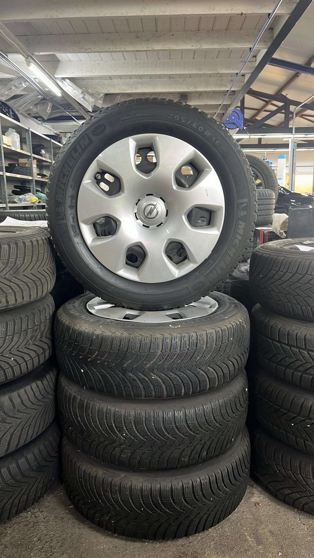 Winterset winterbanden ampera zafira tourer chervolet 5x115, Ophalen, 16 inch, Banden en Velgen, 205 mm
