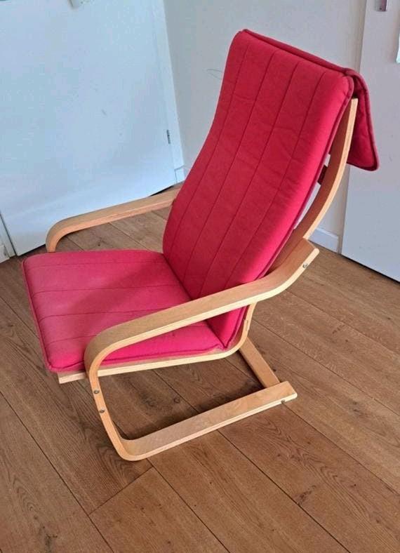 IKEA Poäng fauteuil met rode kussens, Huis en Inrichting, Stoelen, Ophalen, Gebruikt, Modern, Scandinavisch, Stof