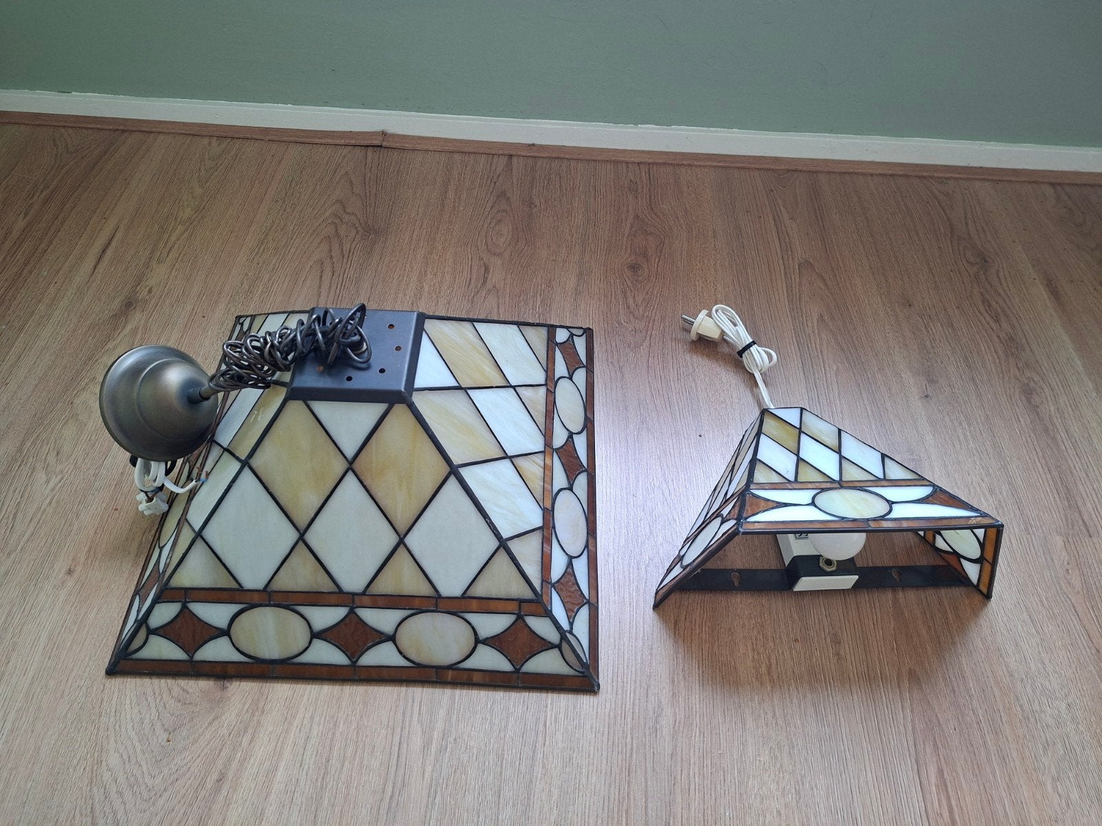 Twee Tiffany-stijl lampenkappen - Plafond en wandlamp, Ophalen, Gebruikt, Tiffany, Art Deco, Klassiek, E27 (groot)