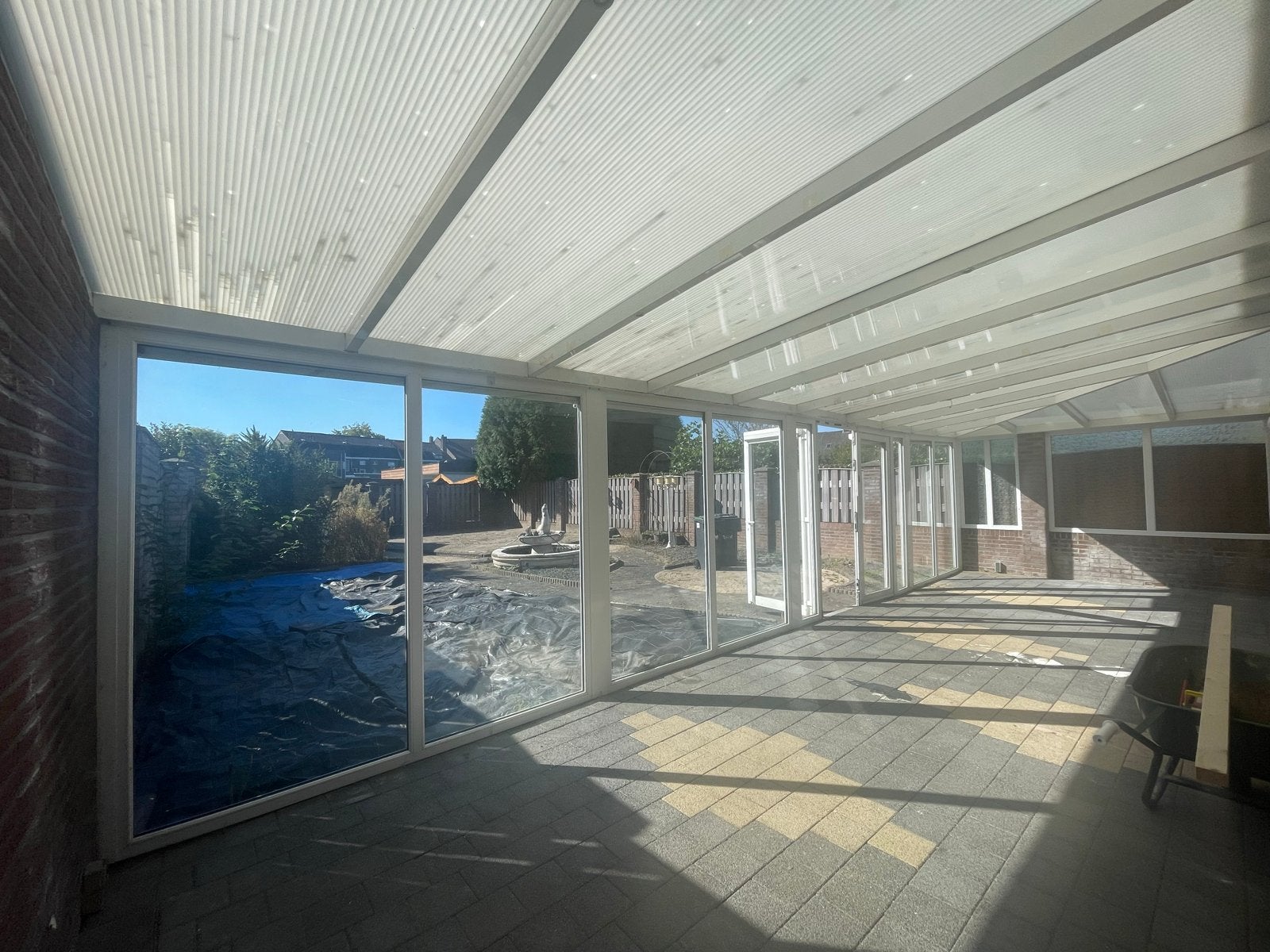 Ruime overkapping met afsluitbare deuren en screens, Tuin en Terras, Ophalen of Verzenden, Gebruikt, Overige typen