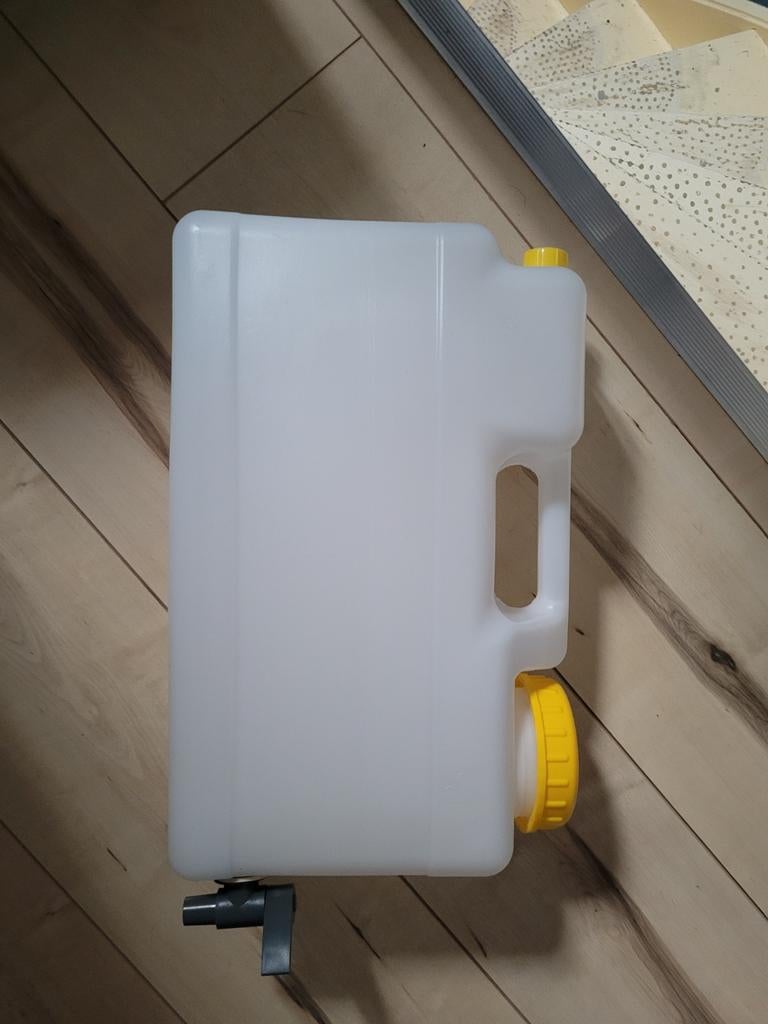 Jerrycan met kraan - Ideaal voor wateropslag, Ophalen, Gebruikt