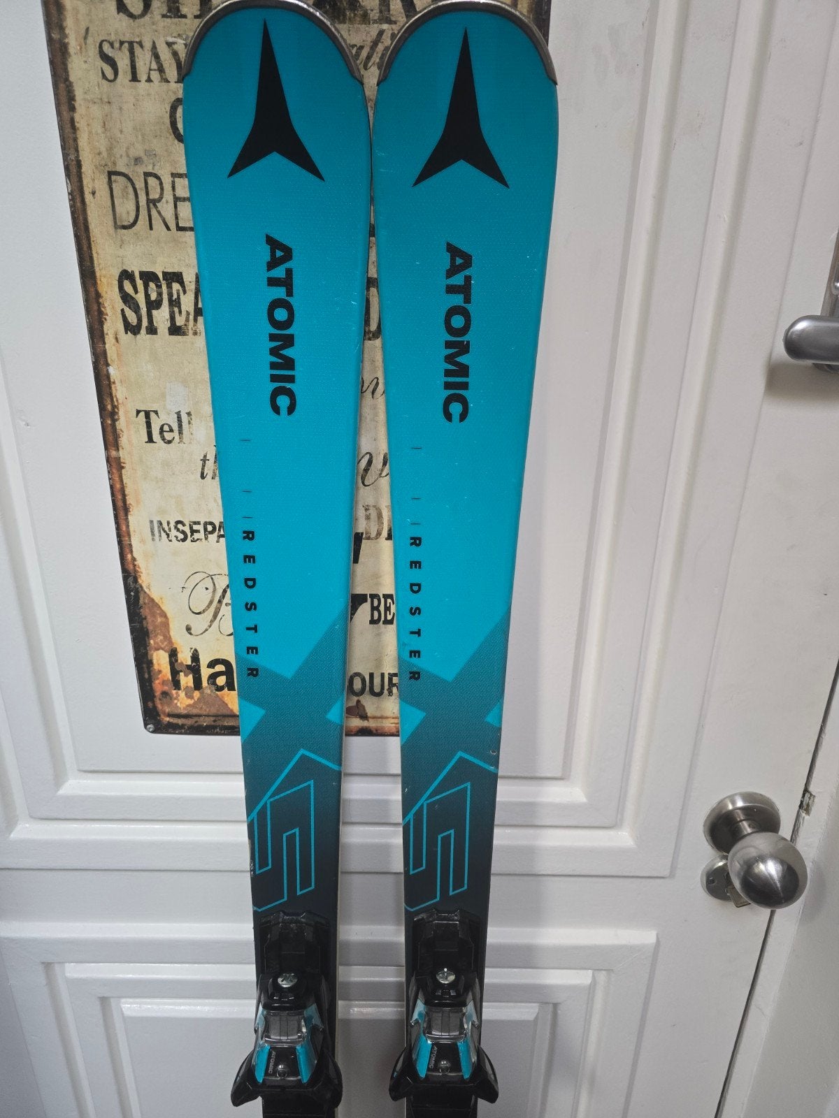2025 161cm ATOMIC REDSTER x5 np600€ carve woodcore titanium