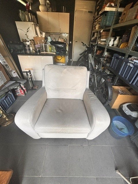 fauteuil crème kleurig leer, Huis en Inrichting, Fauteuils, Ophalen, Zo goed als nieuw, 50 tot 75 cm, Leer