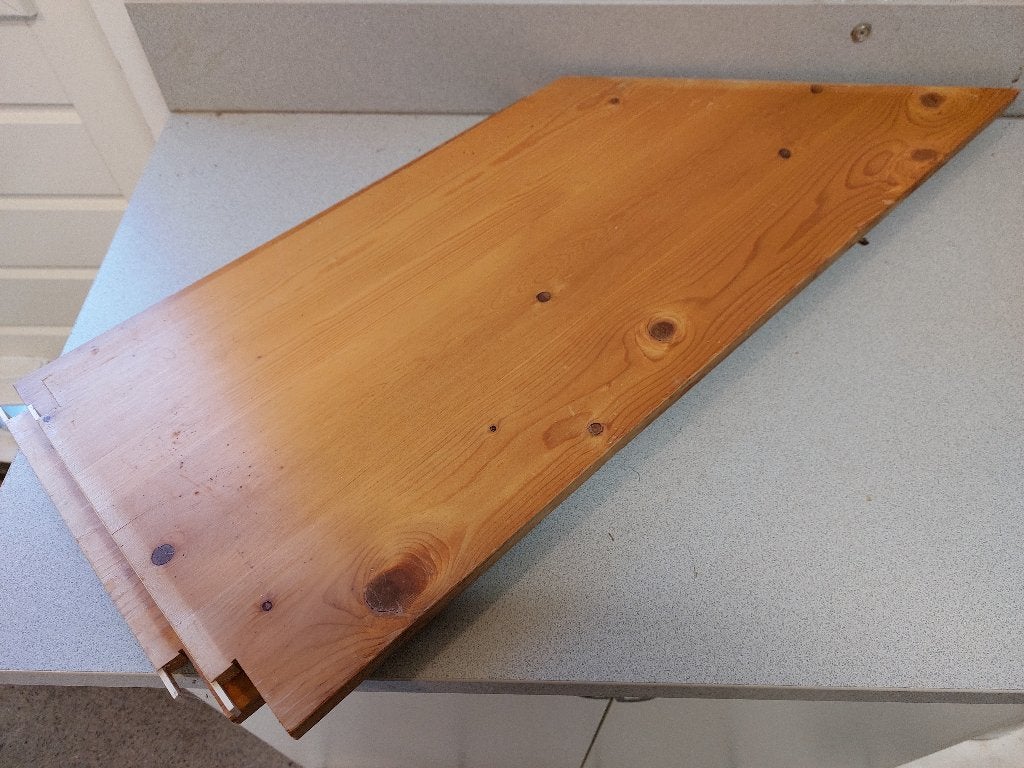 2 gelakte lundia planken met hoek 30 breed (hoek van 49-77), Doe-het-zelf en Verbouw, Gebruikt, Minder dan 25 mm, Ophalen of Verzenden