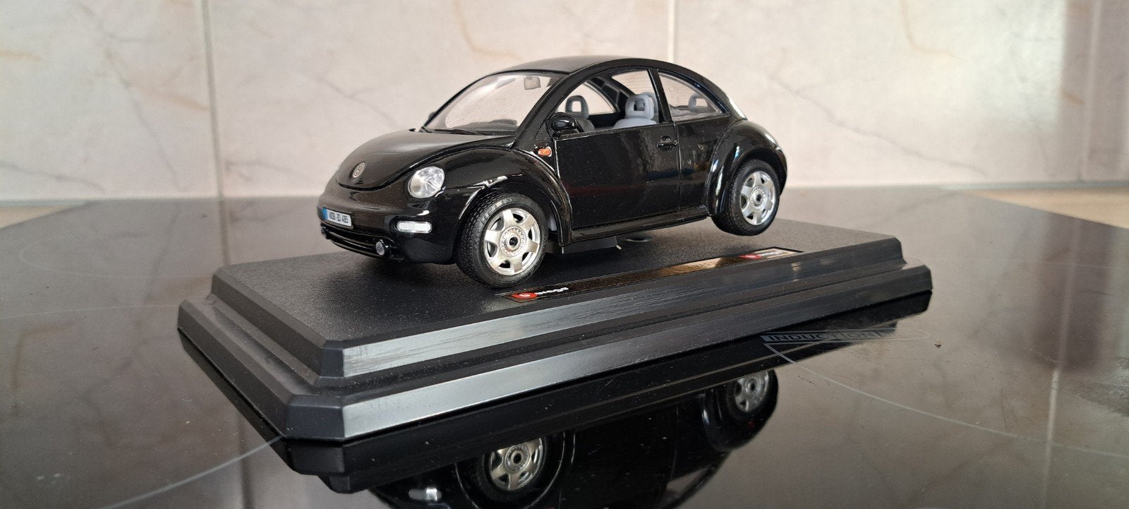 Bburago Volkswagen Kever 1:24 - Zwart modelauto, Hobby en Vrije tijd, Ophalen of Verzenden, Nieuw, Auto, Bburago
