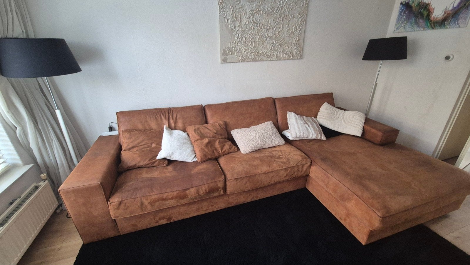Cognac kleur leren suède hoekbank met lichte gebruikssporen, Ophalen, Gebruikt, Minder dan 75 cm, Hoekbank