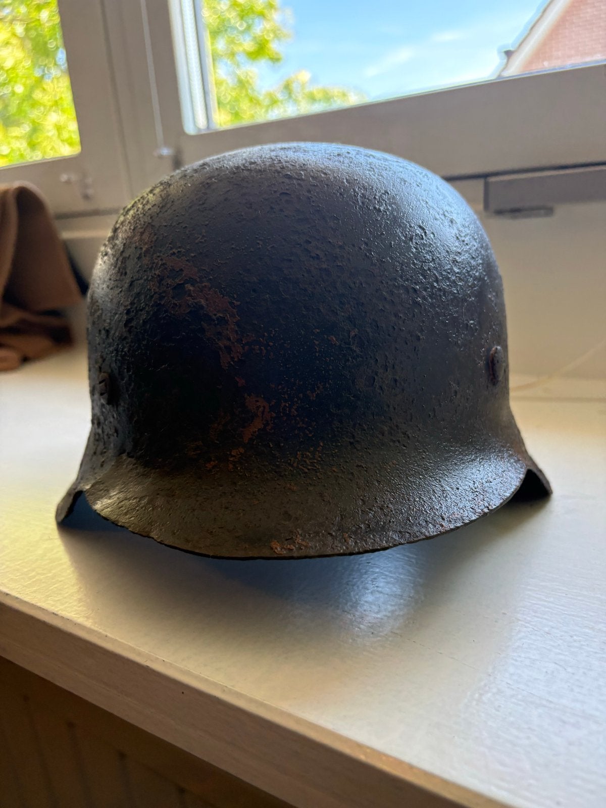 WW2 Duitse helm M40 Bodemvondst, Verzamelen, Militaria | Tweede Wereldoorlog, Ophalen of Verzenden, Luchtmacht, Duitsland, Helm of Baret