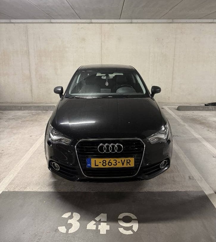 Audi A1 1.2 Tfsi 63KW 2013 Zwart - Panoramadak, Voorwielaandrijving, Zwart, 4 cilinders, 4 stoelen