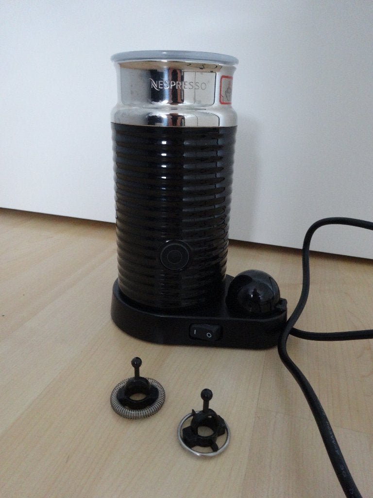 Nespresso melkopschuimer Aeroccino 3, Ophalen of Verzenden, Zo goed als nieuw, Elektrische melkopschuimer