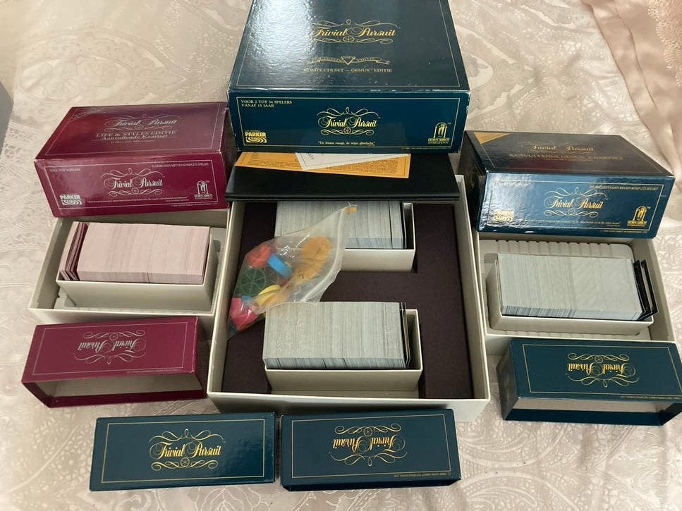 Trivial Pursuit Bordspel Collectie - Diverse Edities, Hobby en Vrije tijd, Gezelschapsspellen | Bordspellen, Drie of vier spelers